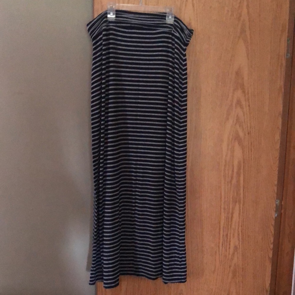 Women’s J Crew maxi size large. Jersey knit navy blue with grey stripes - Picture 2 of 3